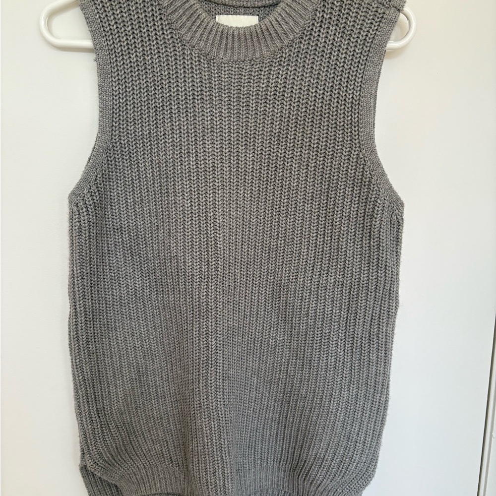 Abercrombie & Fitch Gray Knit Sweater Vest